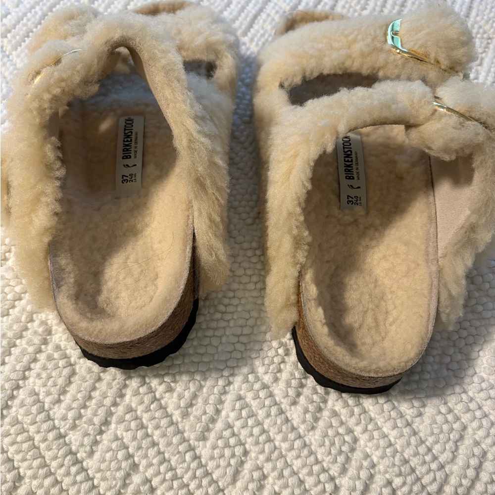 Birkenstock Cream Fleece Lined Sandals NWOT - Picture 4 of 5